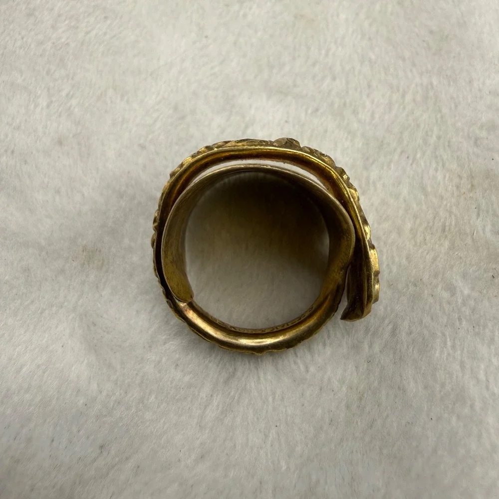 Vintage S Kirk & Son Hammered Repousse Ring Gold Tone Signed Size 8
